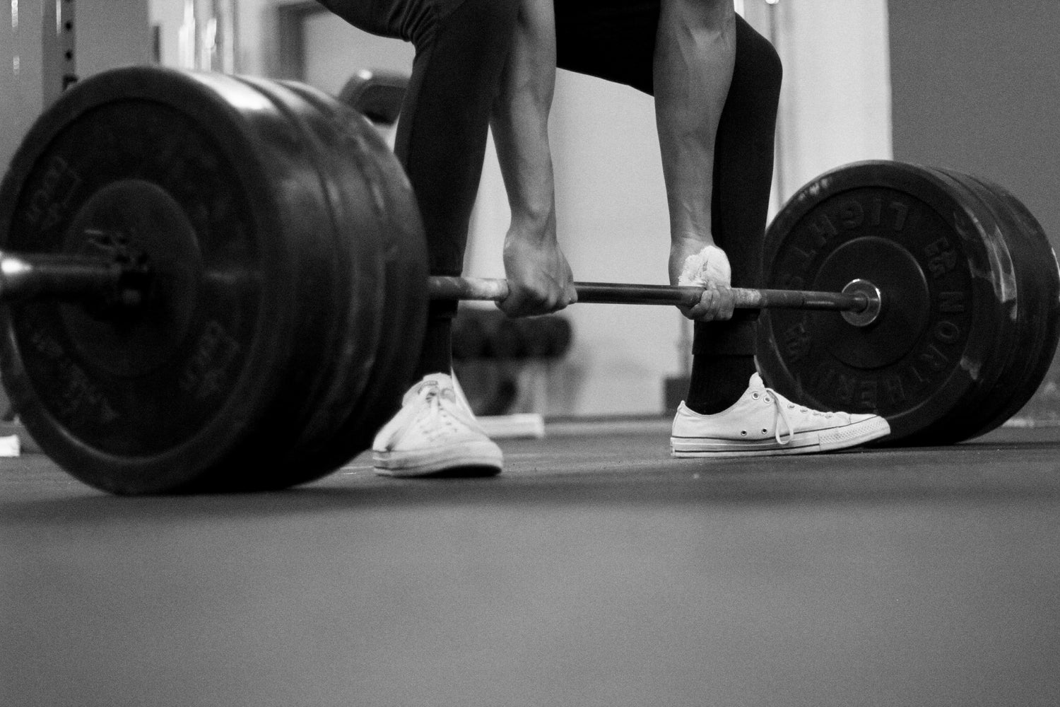 liquid chalk for weightlifting in use